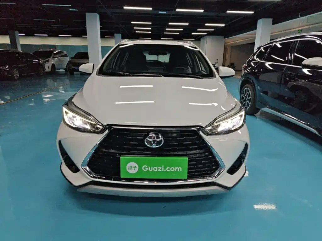 Toyota Yaris L — фото 3