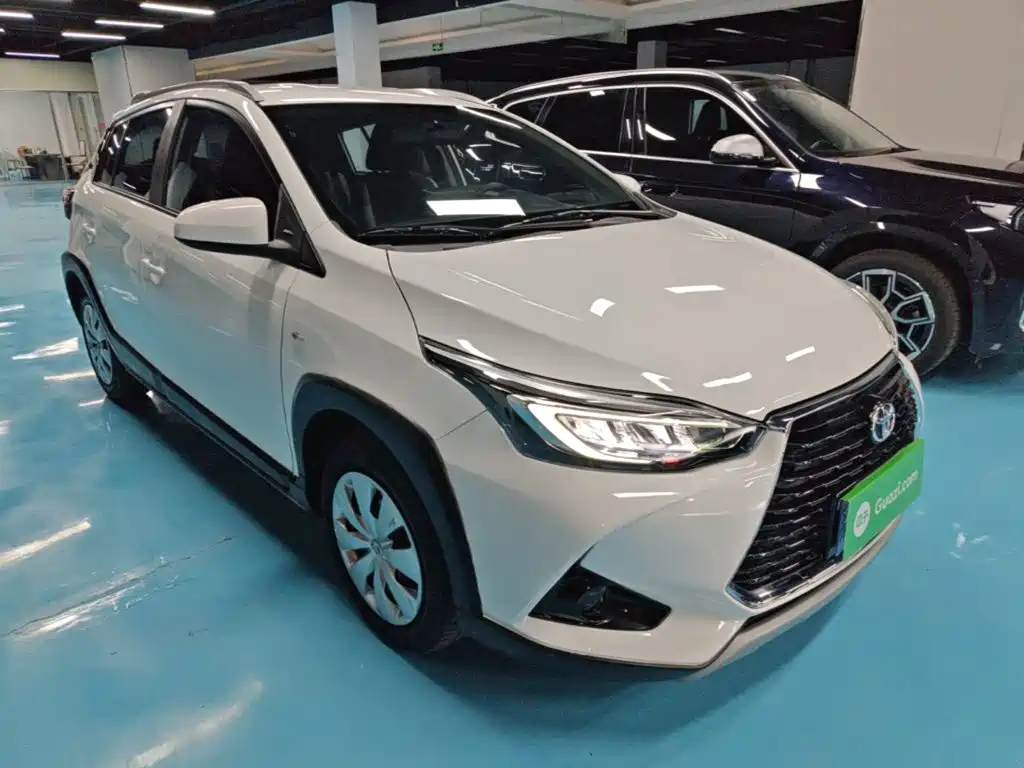Toyota Yaris L — фото 4