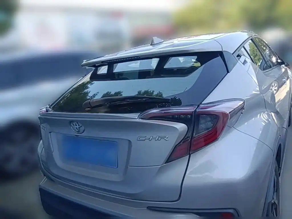 Toyota C-HR — фото 8