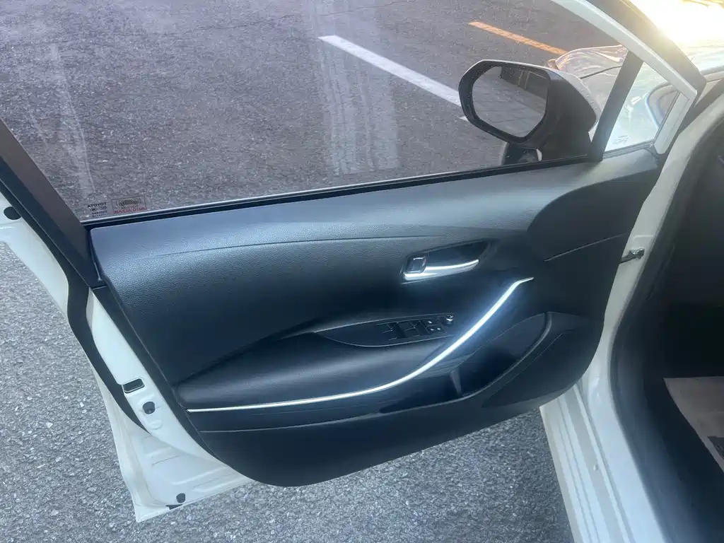Toyota Corolla — фото 11