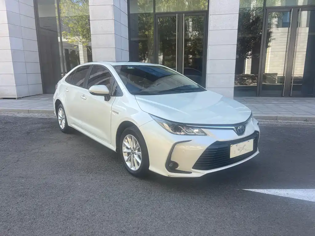 Toyota Corolla — фото 3