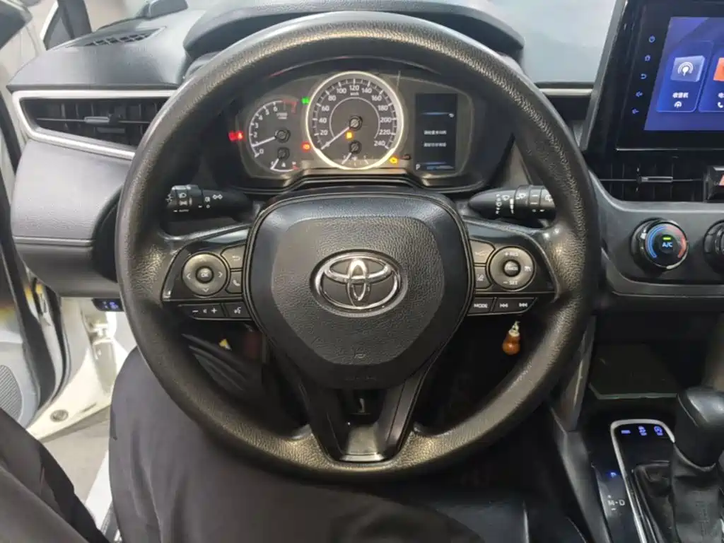 Toyota Corolla Cross — фото 11