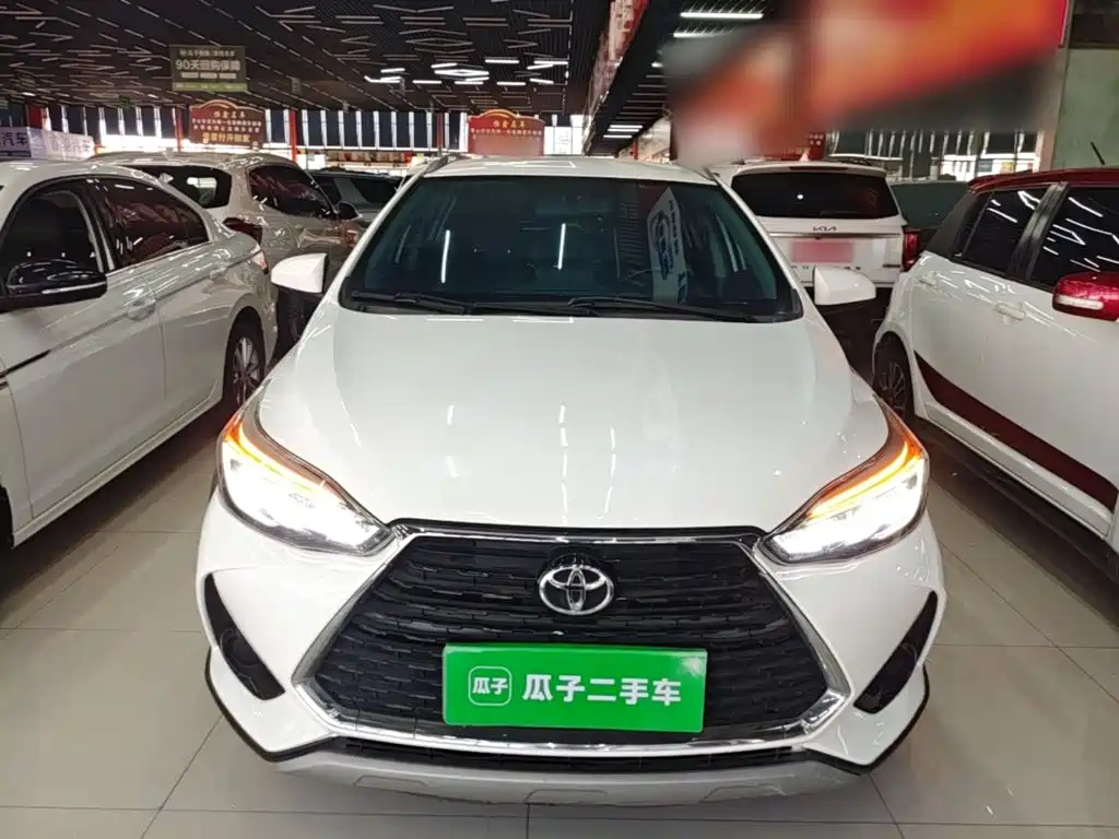 Toyota Yaris L — фото 3