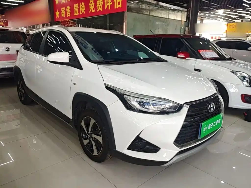 Toyota Yaris L — фото 4