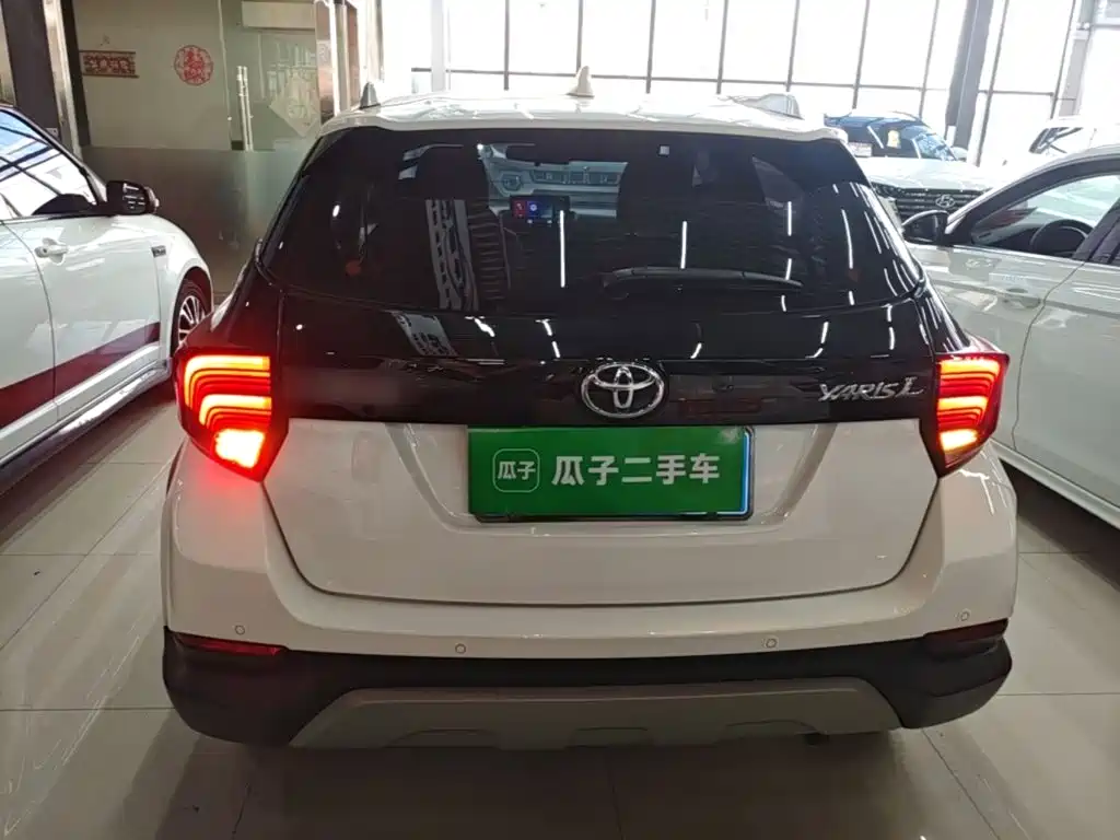 Toyota Yaris L — фото 6