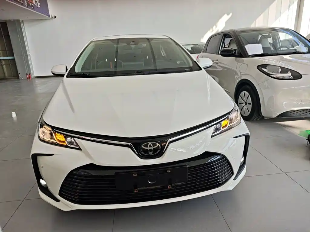 Toyota Corolla — фото 3