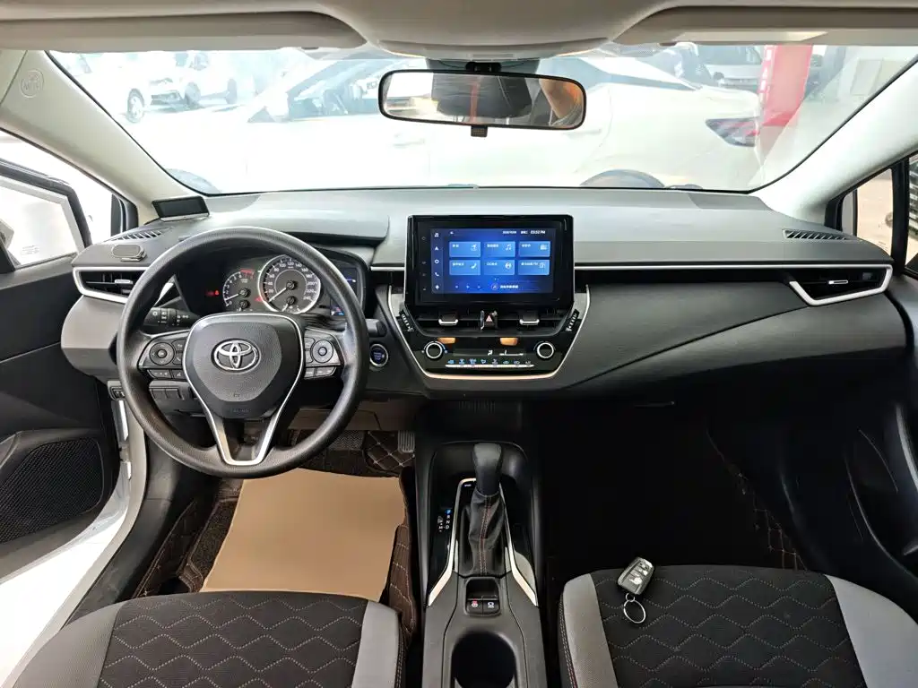 Toyota Corolla — фото 10