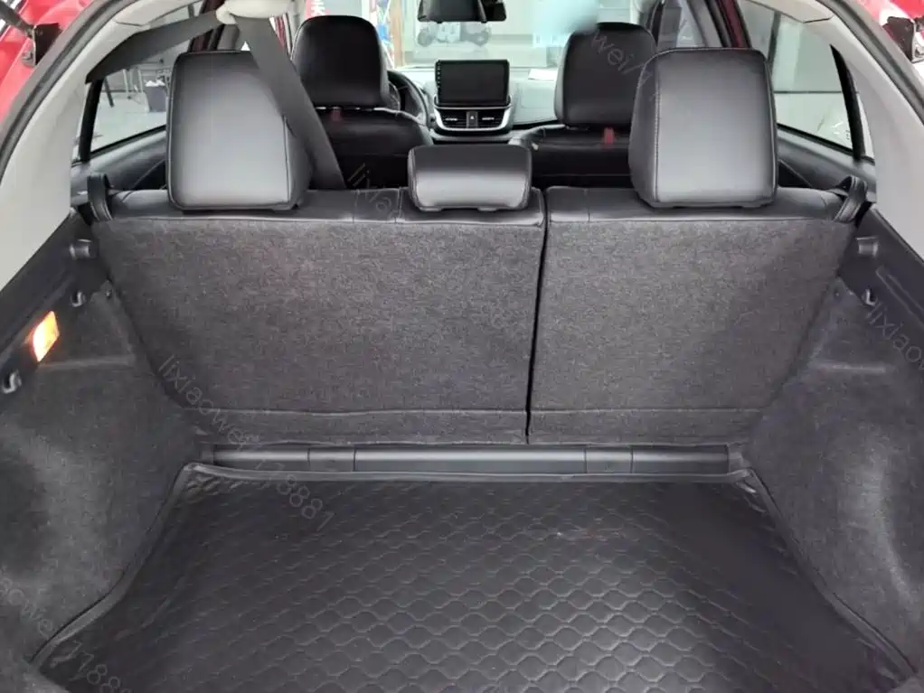 Toyota Yaris L — фото 19