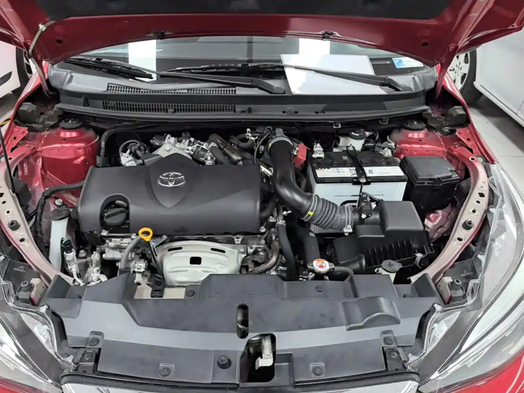 Toyota Yaris L — фото 20