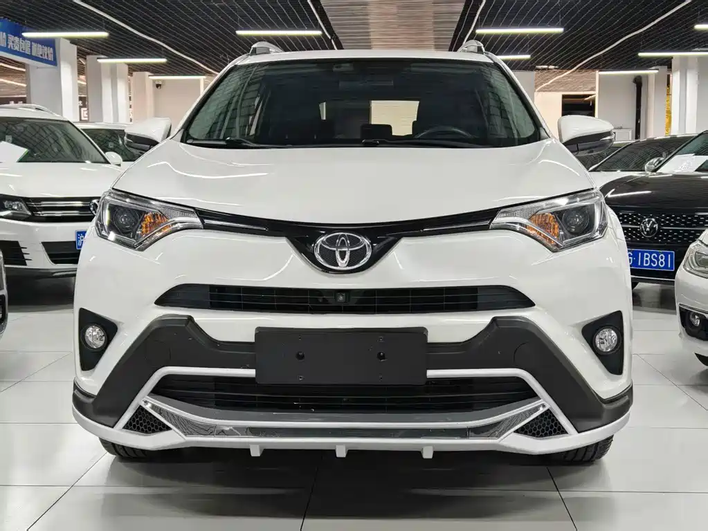 Toyota RAV4 — фото 2