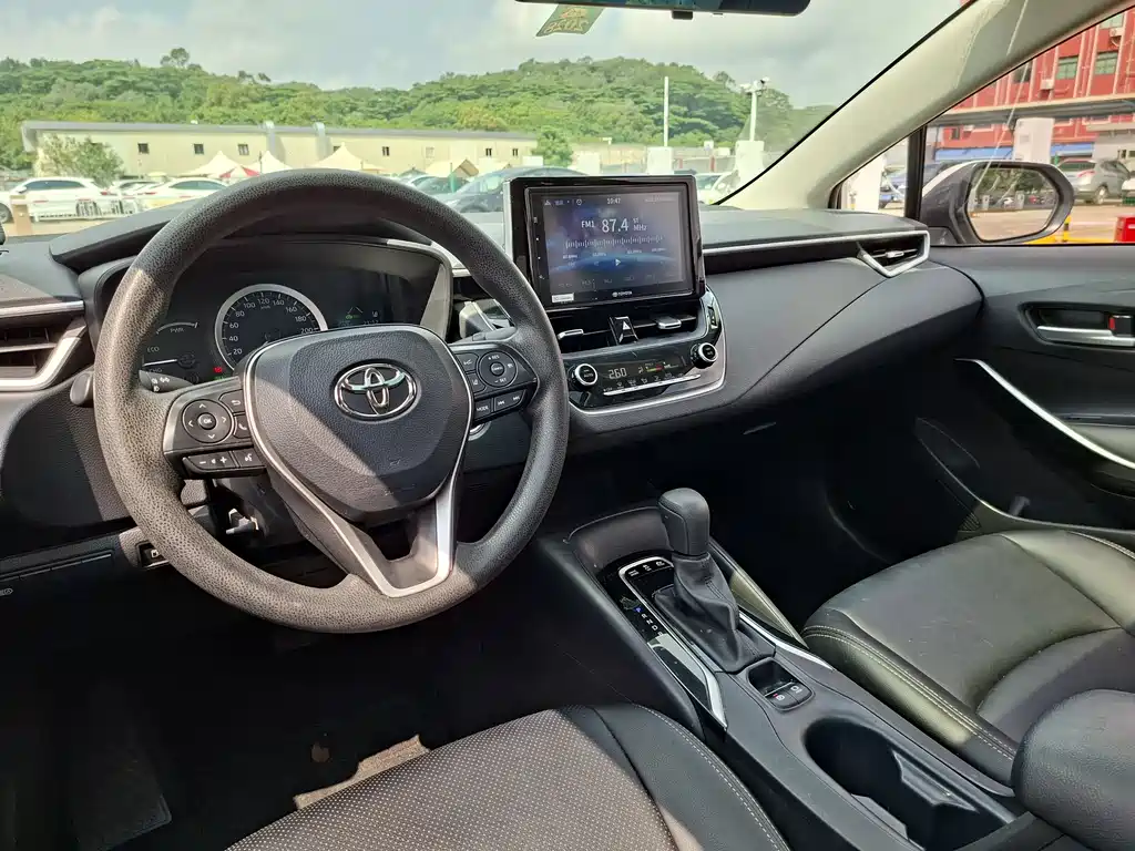 Toyota Corolla — фото 9