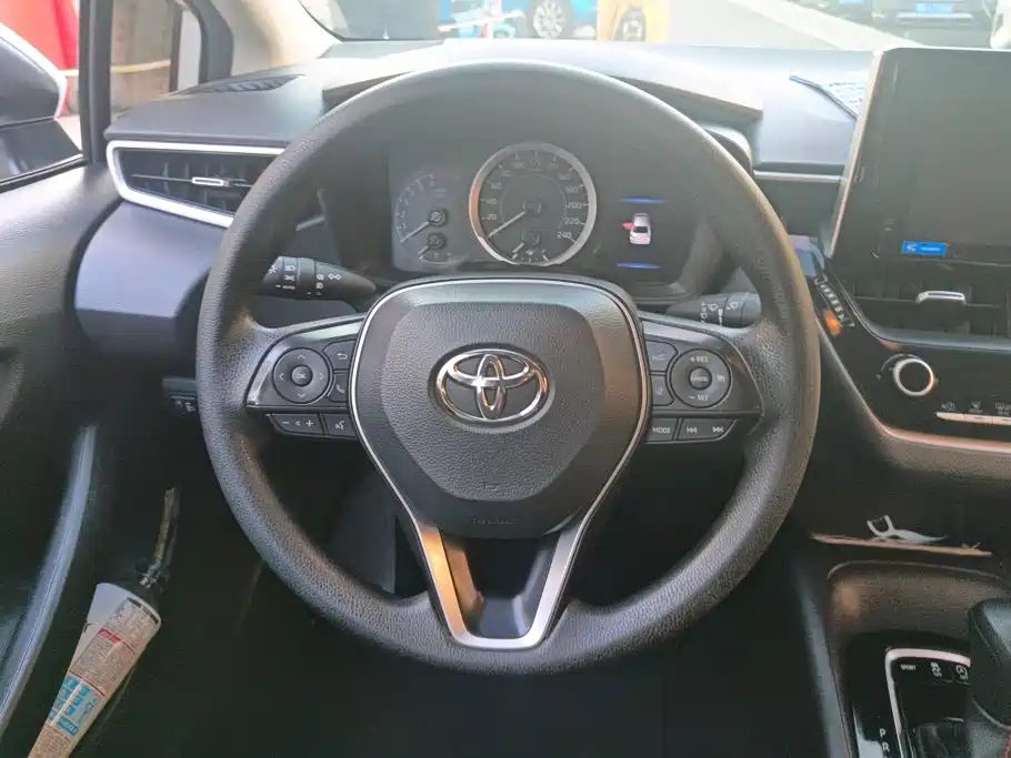 Toyota Corolla — фото 15