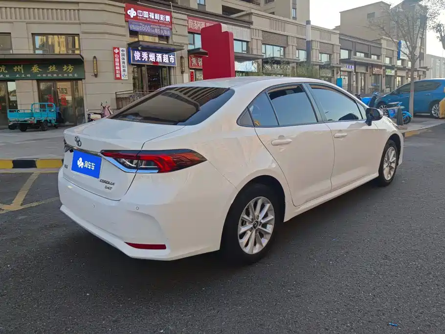 Toyota Corolla — фото 3