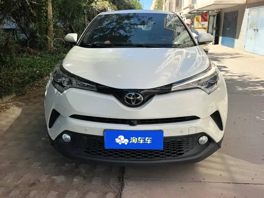Toyota C-HR — фото 2