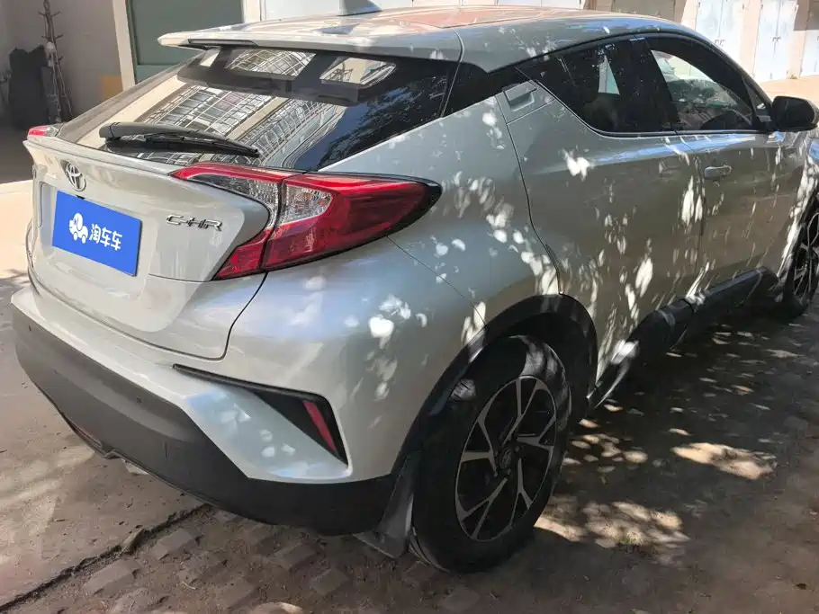 Toyota C-HR — фото 3