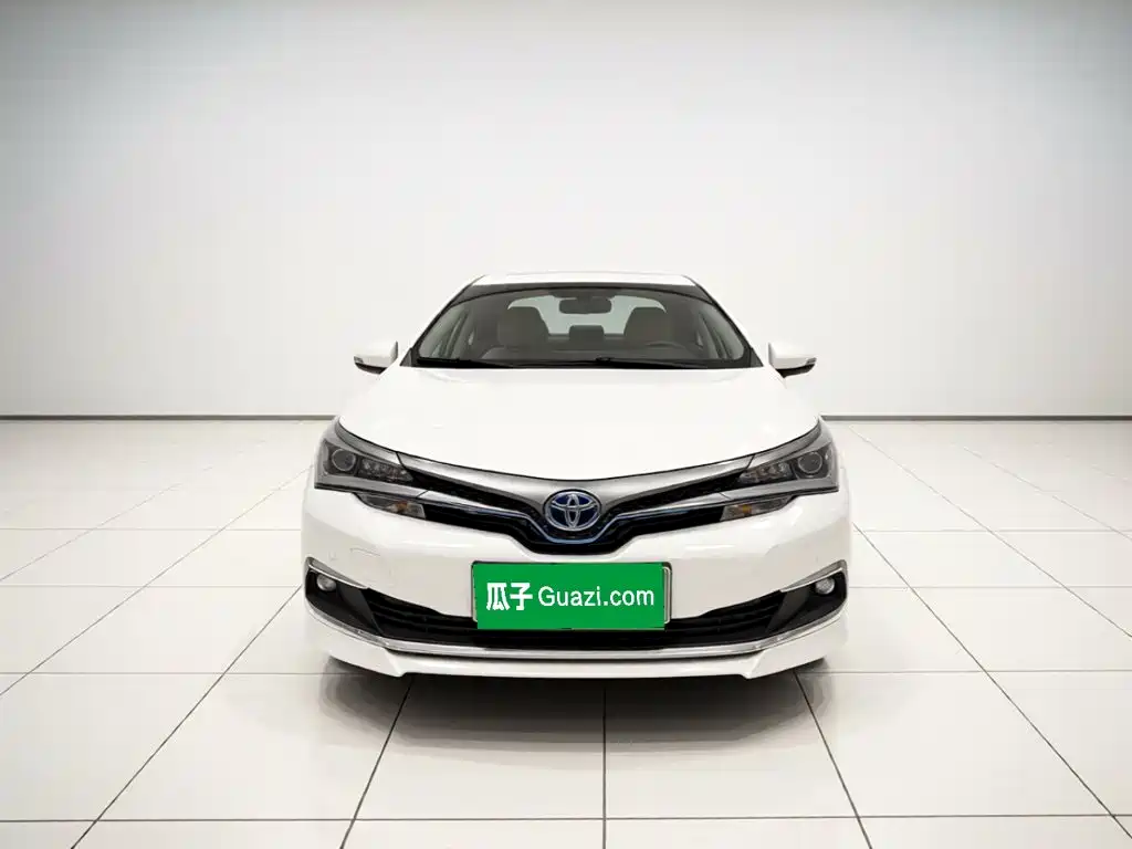 Toyota Corolla Hybrid — фото 2