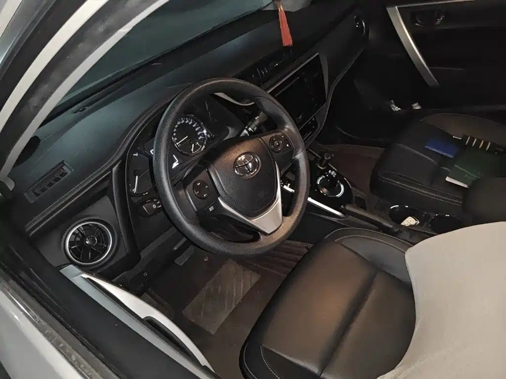 Toyota Corolla Hybrid — фото 11