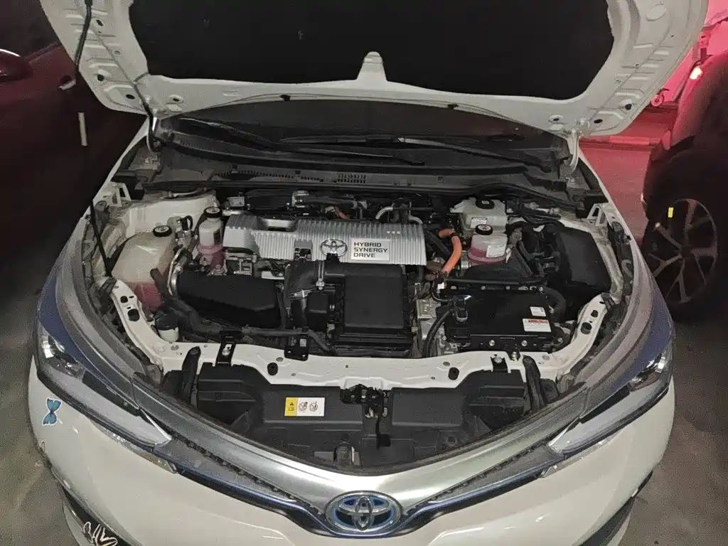 Toyota Corolla Hybrid — фото 21