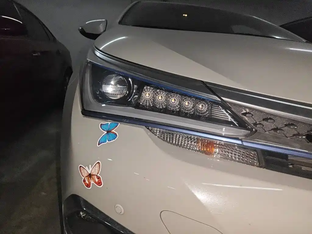 Toyota Corolla Hybrid — фото 7