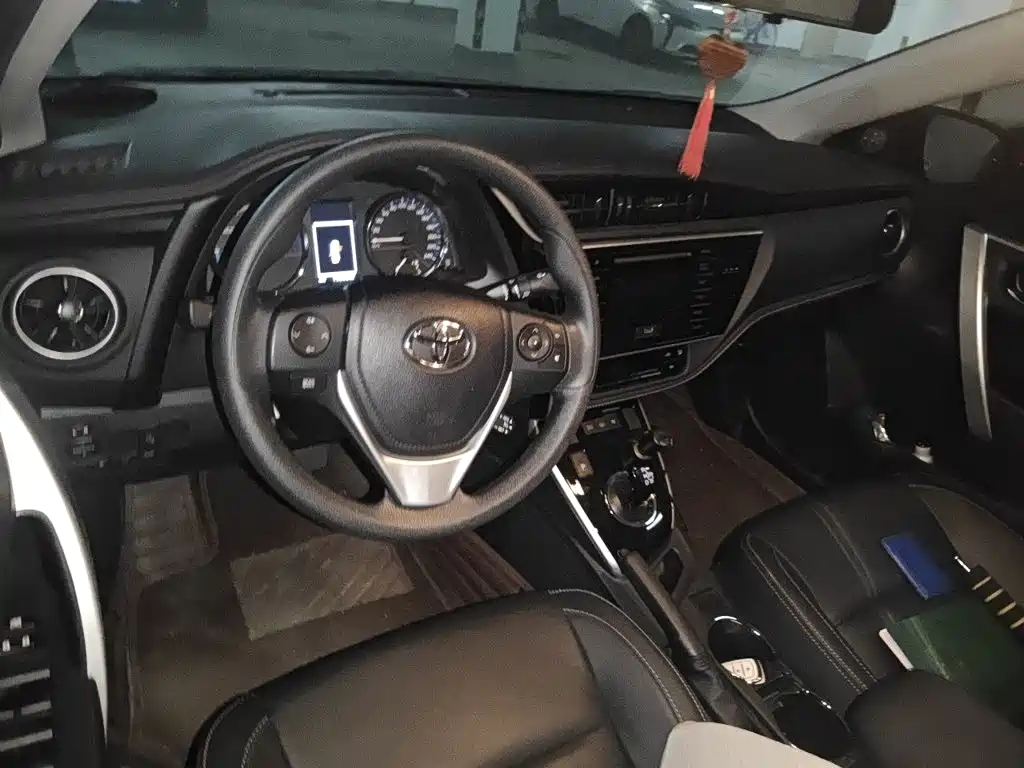 Toyota Corolla Hybrid — фото 10