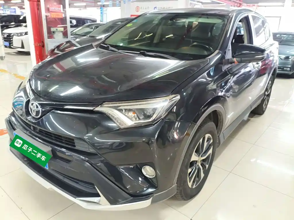 Toyota RAV4 — фото 2
