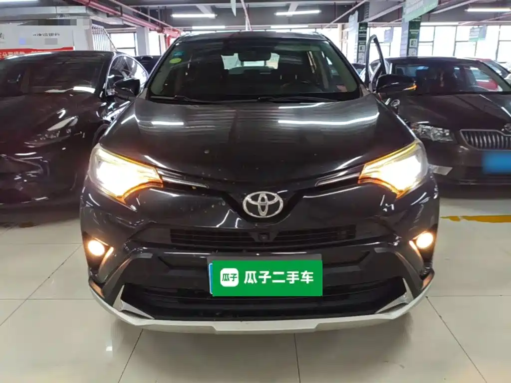 Toyota RAV4 — фото 3