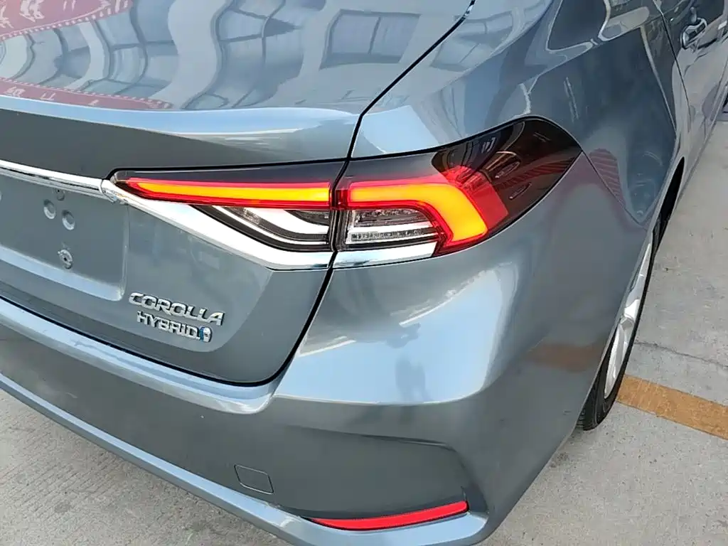 Toyota Corolla — фото 8