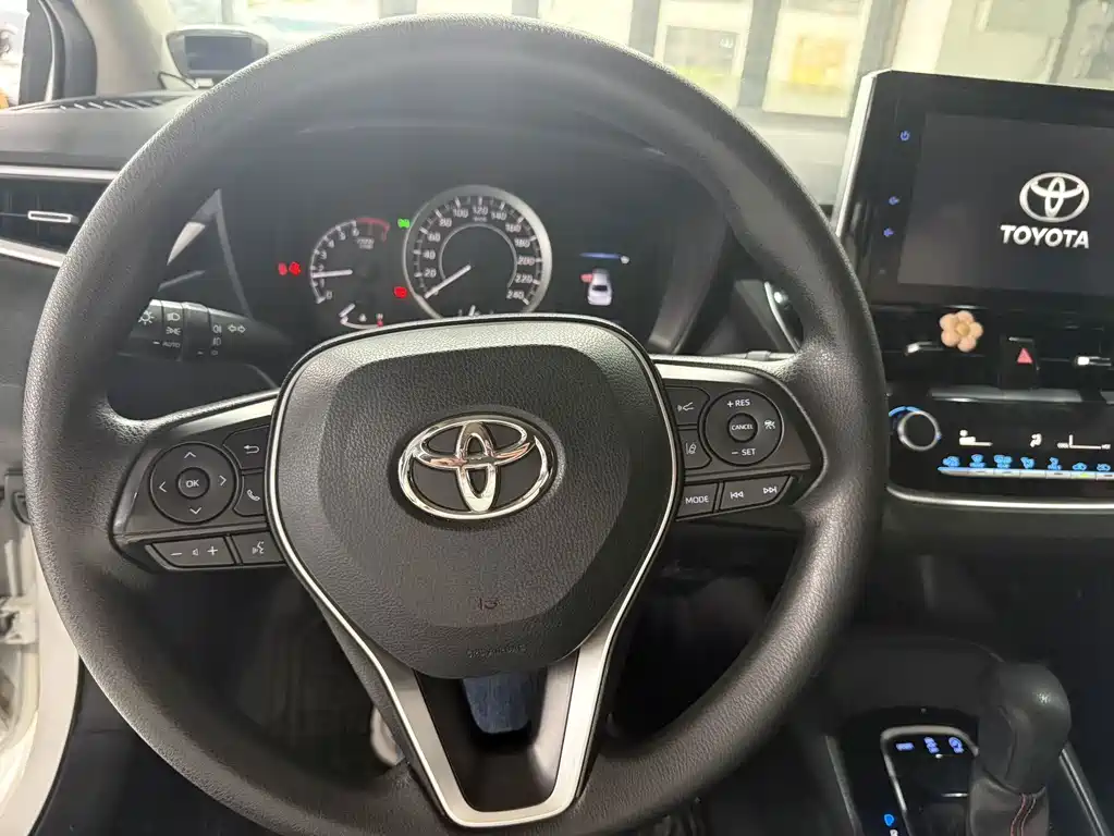 Toyota Corolla — фото 9
