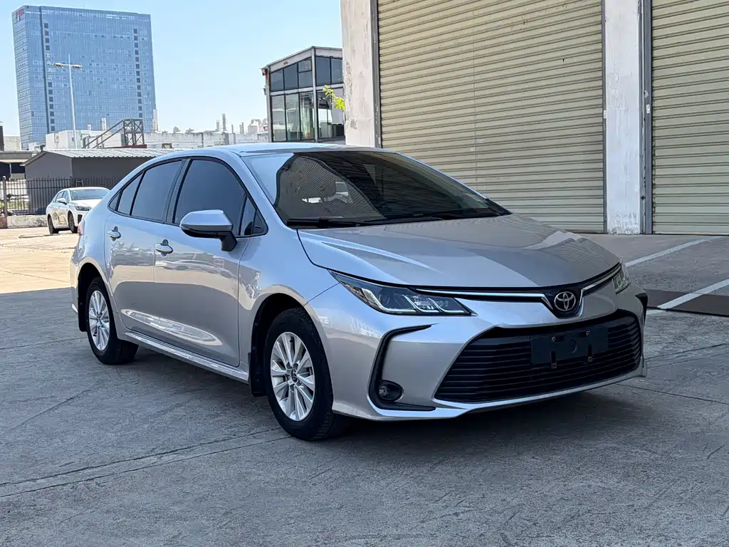 Toyota Corolla — фото 2