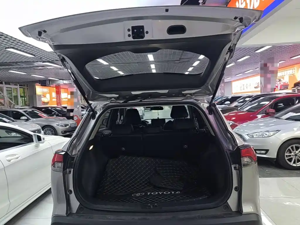 Toyota Corolla Cross — фото 19