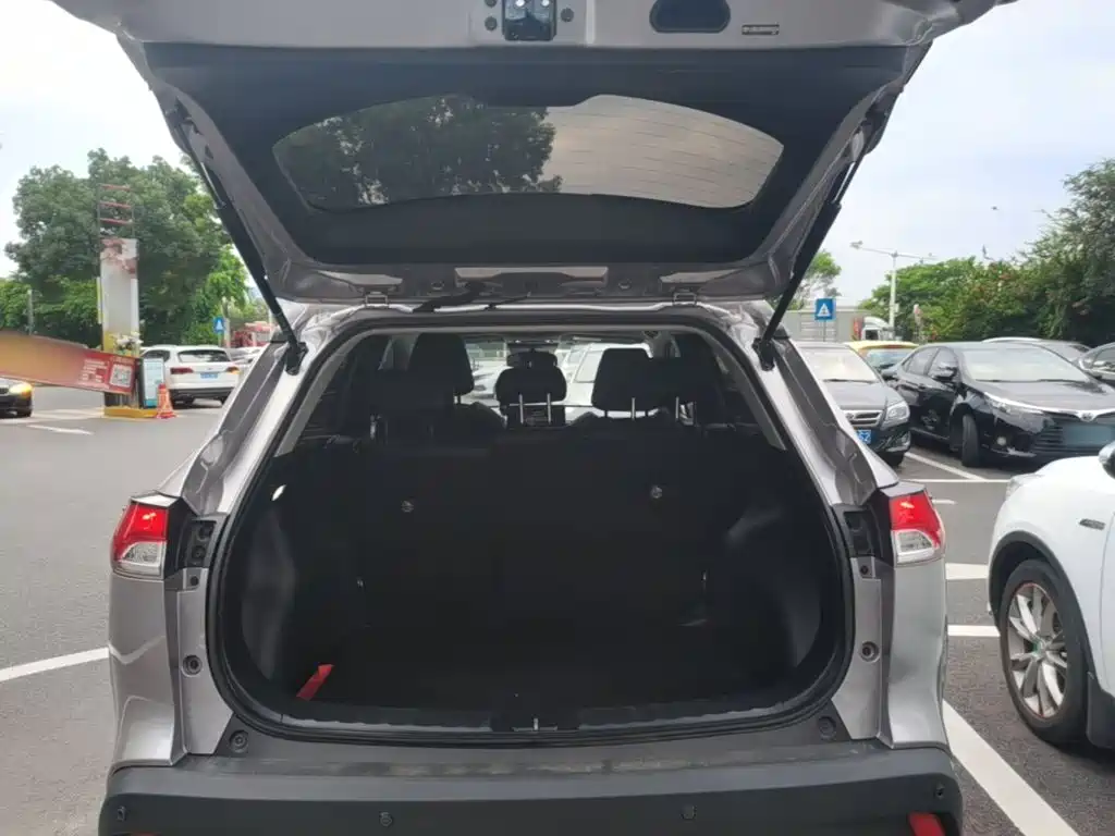 Toyota Corolla Cross — фото 19