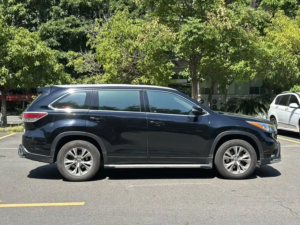 Toyota Highlander — фото 5