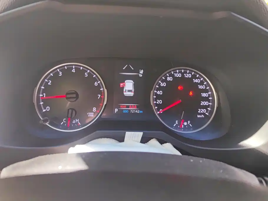 Toyota RAV4 — фото 14