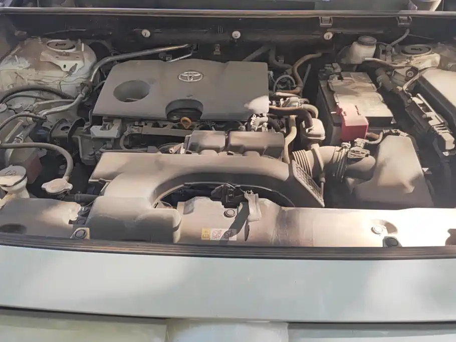 Toyota RAV4 — фото 10
