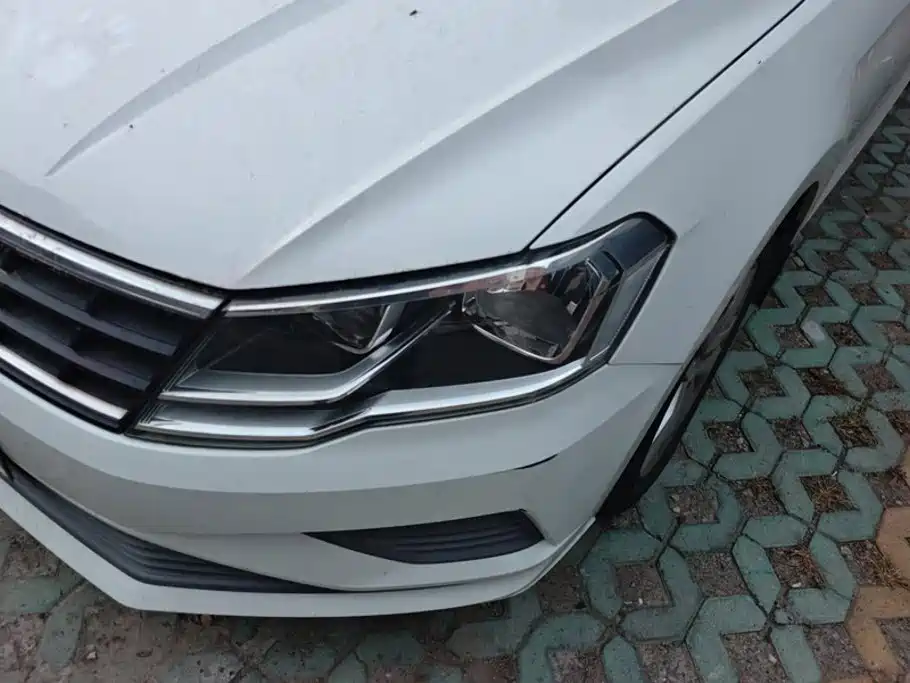Volkswagen Jetta — фото 5