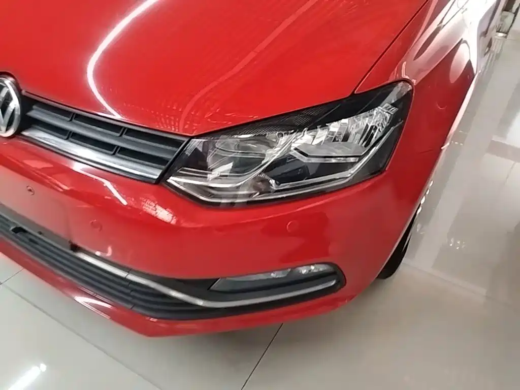 Volkswagen Polo — фото 24