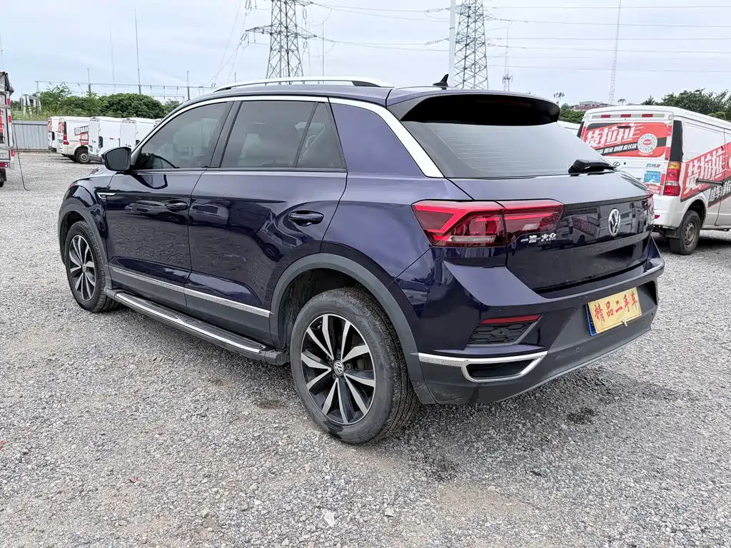 Volkswagen T-Roc — фото 6