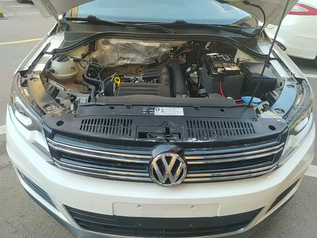 Volkswagen Tiguan — фото 20