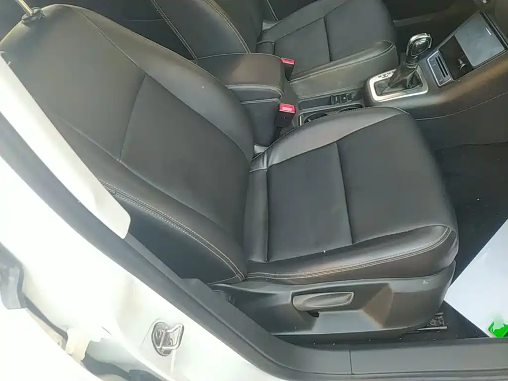 Volkswagen Tiguan — фото 25