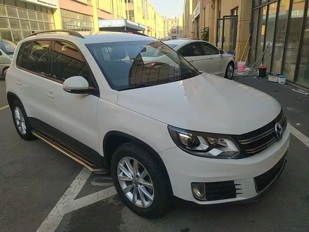 Volkswagen Tiguan — фото 4