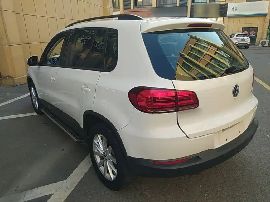 Volkswagen Tiguan — фото 5