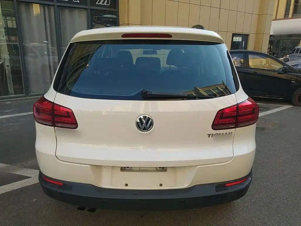 Volkswagen Tiguan — фото 6
