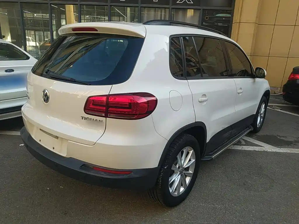 Volkswagen Tiguan — фото 7