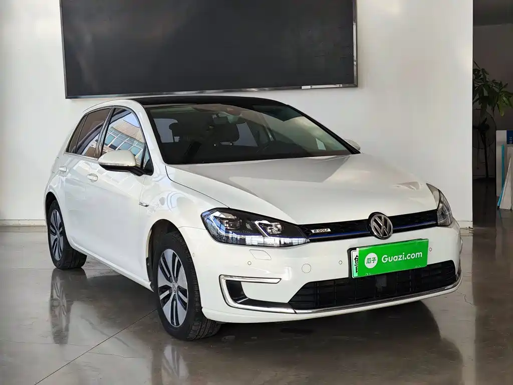 Volkswagen Golf EV — фото 4