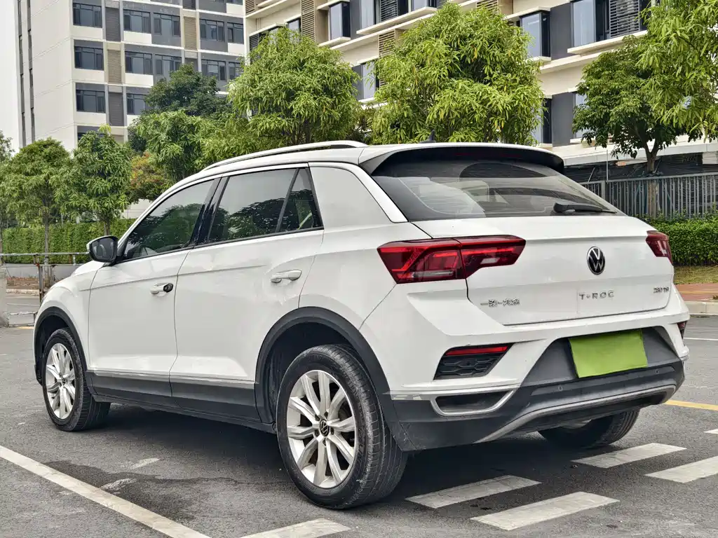 Volkswagen T-Roc — фото 8