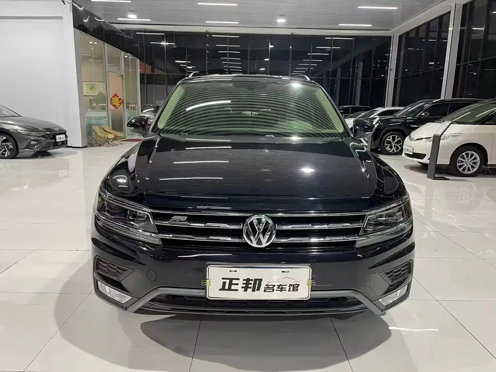 Volkswagen Tiguan L — фото 2