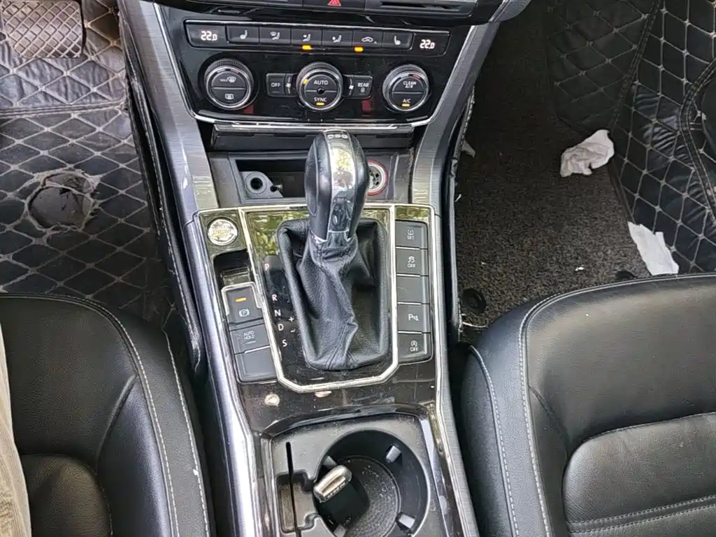 Volkswagen Passat — фото 14