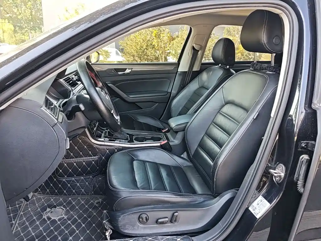 Volkswagen Passat — фото 15