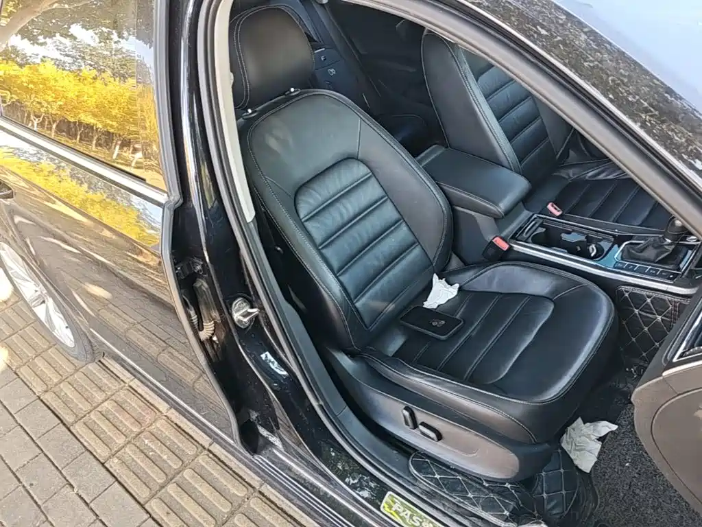 Volkswagen Passat — фото 25
