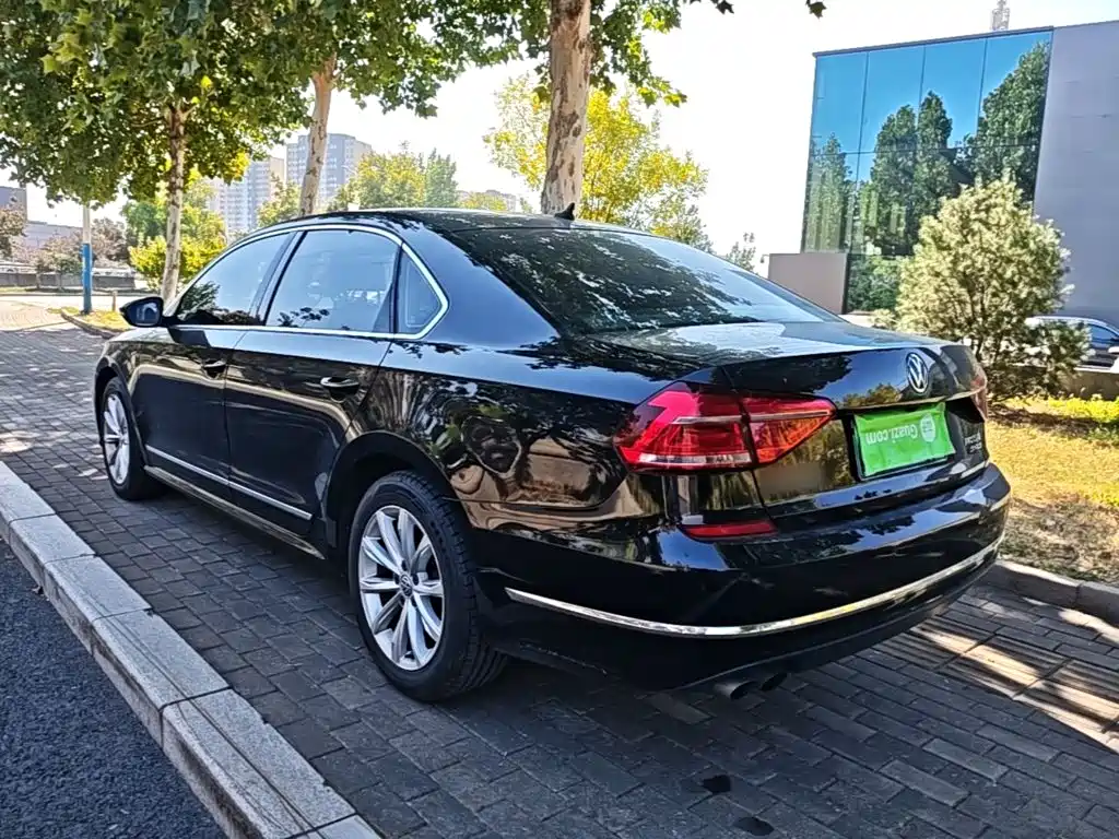 Volkswagen Passat — фото 5